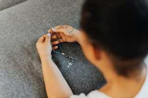 Papa Leon al XIV-lea cere o ”cultură a prevenţiei”, pe fondul criticilor privind gestionarea abuzurilor sexuale